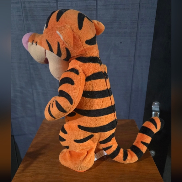 Disney Winnie the Pooh BOUNCING TIGGER - Talking Plush, Vintage 1998 12" WORKS - Picture 3 of 9